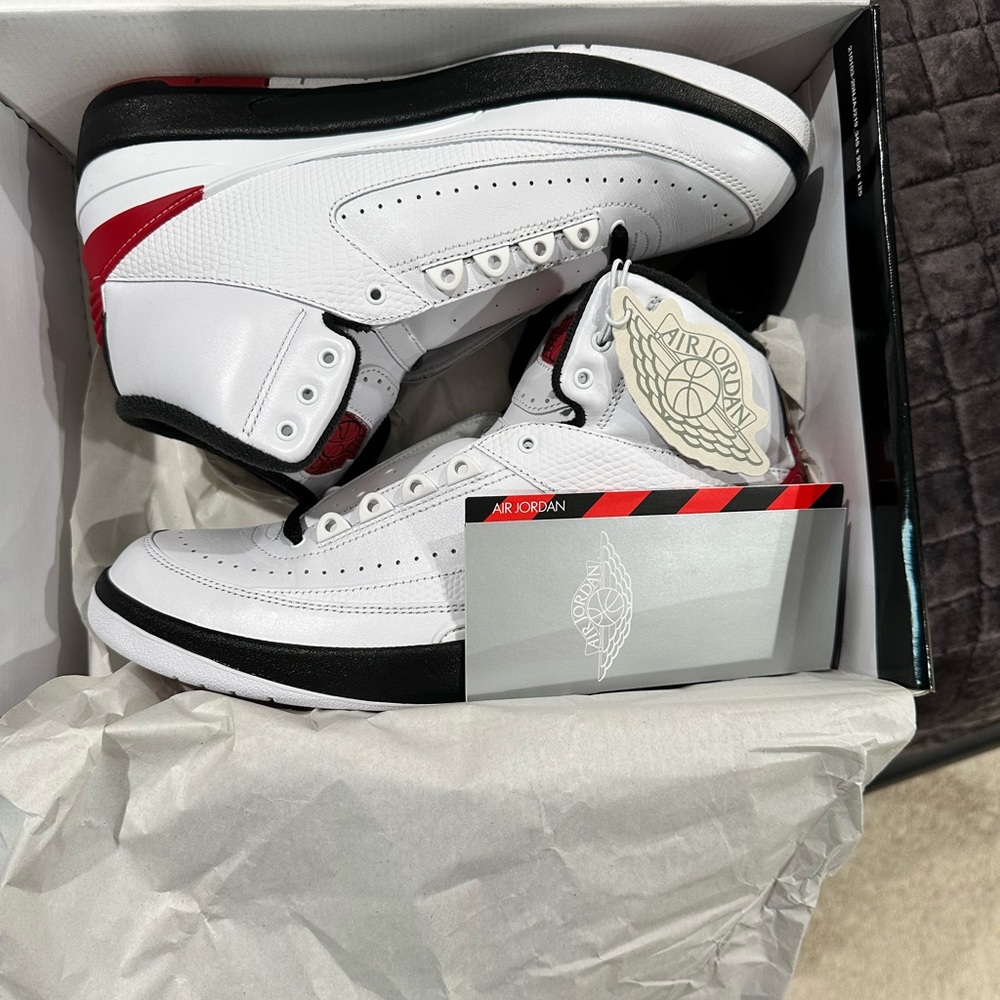 Men size 10.5 Retro Air Jordan 2 (White)